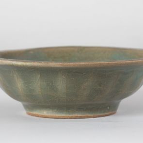 Celadon bowl with double fish motifs
