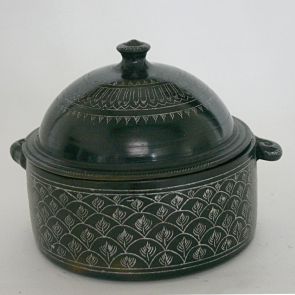 Warming pot with lid