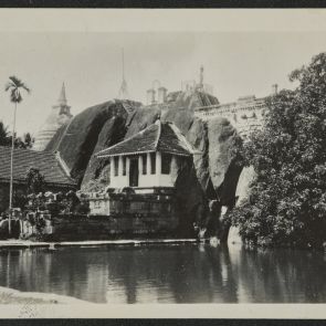 Isurumuniya Viharaya, Buddhist temples in Anuradhapura