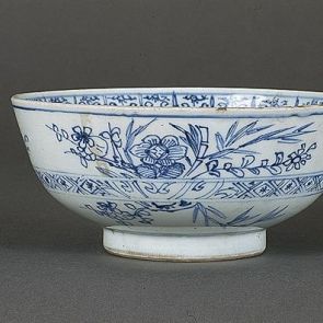Rice cup with floral design