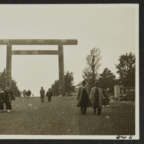 Big Torii, people walking, Tokyo, 1936