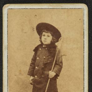 Full-body portrait of Baktay as a child