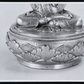 Lotustron. Detail of the object Vajradhara with his wife (inv. no. 66.55.1) - black and white photo
