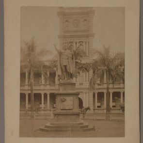 Statue of Kamehameha on a high pedestal in Honolulu