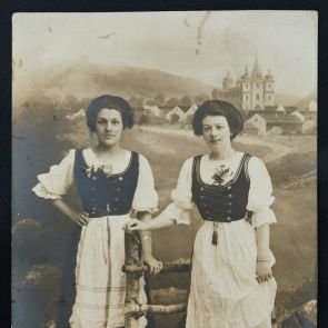 Szinell Katalin és Adél (Etus) portréja