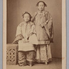 Two employees of the Chinese Garden Teahouse at the World Exhibition in Paris in 1867
