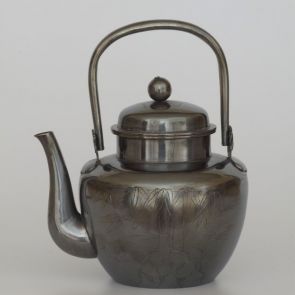 Teapot decorated with bamboo motifs
