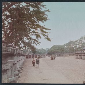 Stone lanterns in the square in front of the Zōjō-ji temple