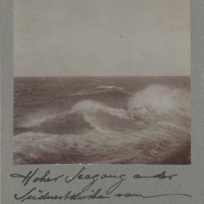 Crested waves on the southwestern coast of Australia