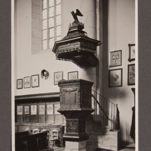 Black and white photograph to the essay of Zoltán Felvinczi Takács „Three hundred years pulpit”