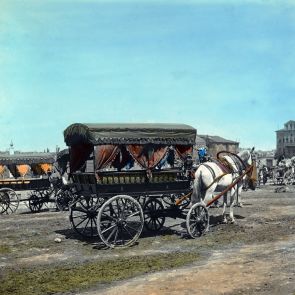 Horse-drawn carriage somewhere in Üsküdar