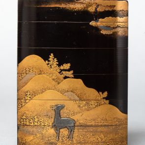 Five-case inrō with depiction of a roebuck on an autumn hill