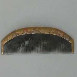 Ornamental comb (sashi-gushi) with cherry blossom motifs