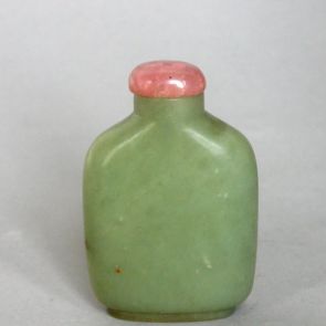 Snuff bottle, flattened rectangular shape