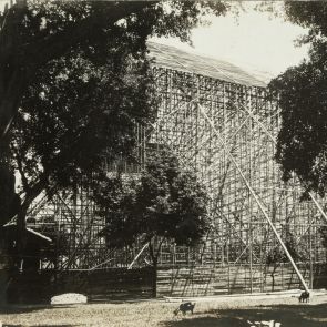 Canton: Bamboo scaffolding for building a house