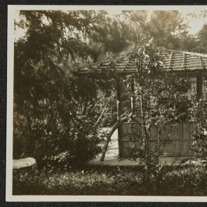 Pavilion in a garden, Momoyama