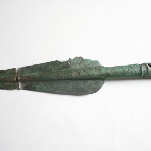 Bronze spearhead