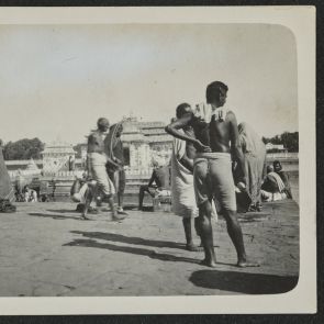 Vallásos fürdés Puriban, Odisha