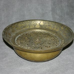 Water bowl with filter