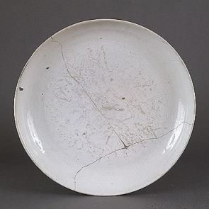 Large bowl with incised wave motifs