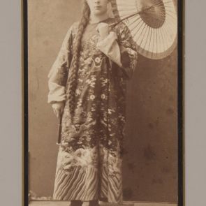 György Klösz: Attila Szemere in Chinese costume