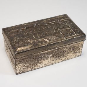 Cigar case depicting Japanese shrines