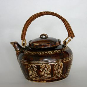 Lidded teapot, with braided handle
