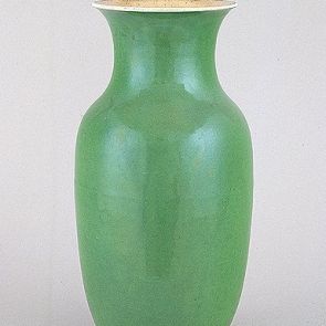 Váza borsózöld mázzal