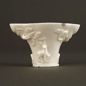 Horn-shaped cup decorated with a deer and a crane