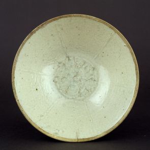 Bowl with peony and two fishes