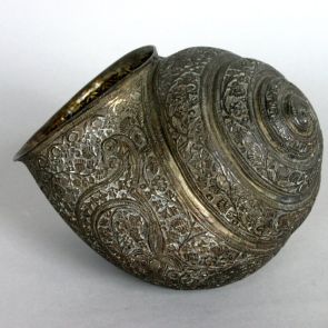 Decorative bowl (gastropod shape)