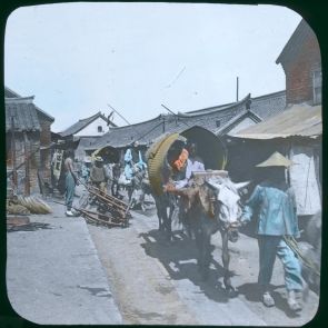 Horse-drawn palanquins in Qufu