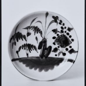 Porcelain bowl with rock, flower and bamboo decoration