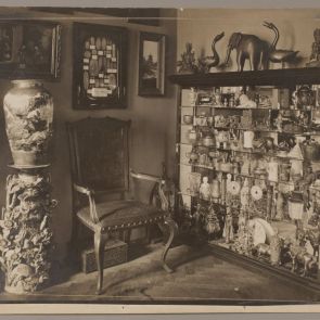 Japanese and Chinese artworks in a display cabinet in the Hopp villa