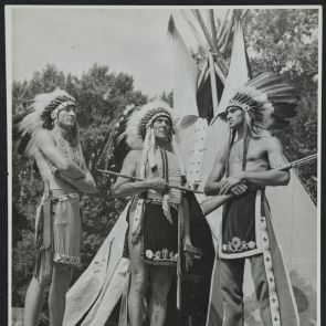 White Owl (István Básthy Jr.), Ervin Baktay and an unknown Indian in front of a tipi