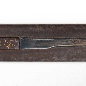 Kozuka knife handle decorated with the depiction of a kogai (small knife)