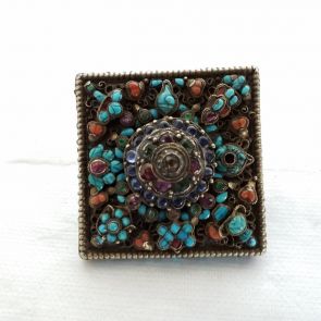 jewelled button