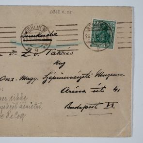 A. von Le Coqtól érkezett újságcikk borítékja