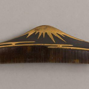 Ornamental comb (sashi-gushi) with the motif of Mount Fuji and ducks in a pond