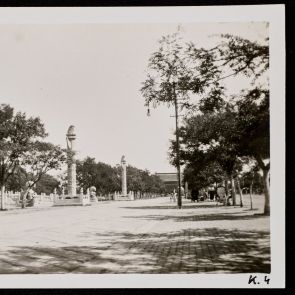 Pair of marble columns with dragons and lions, Beijing