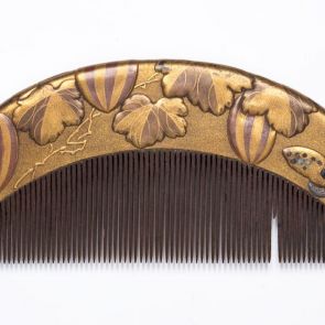 Ornamental comb (sashi-gushi) with gourd and butterfly design