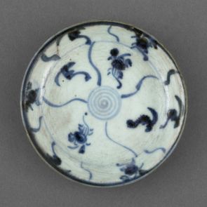 Small plate with a spiral motif