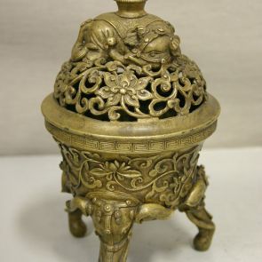 Covered incense burner with three elefant head shaped legs