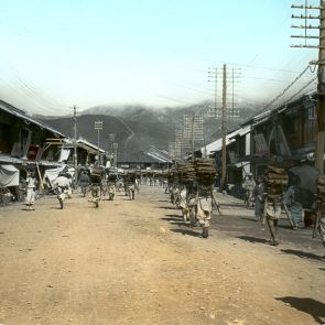 Porters in Busan