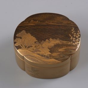 Small size box (kobako) decorated with a riverside landscape on top and floral motifs on the side