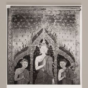 Buddha and two disciples scroll painting (HFM_L.67) before the restoration: Upper part of the scroll painting before the restoration in balancing light