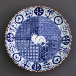 Plate with brocade patterns and hare decoration