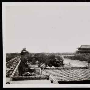 Kilátás a császári palota egyik kapuja tetejéről, Peking